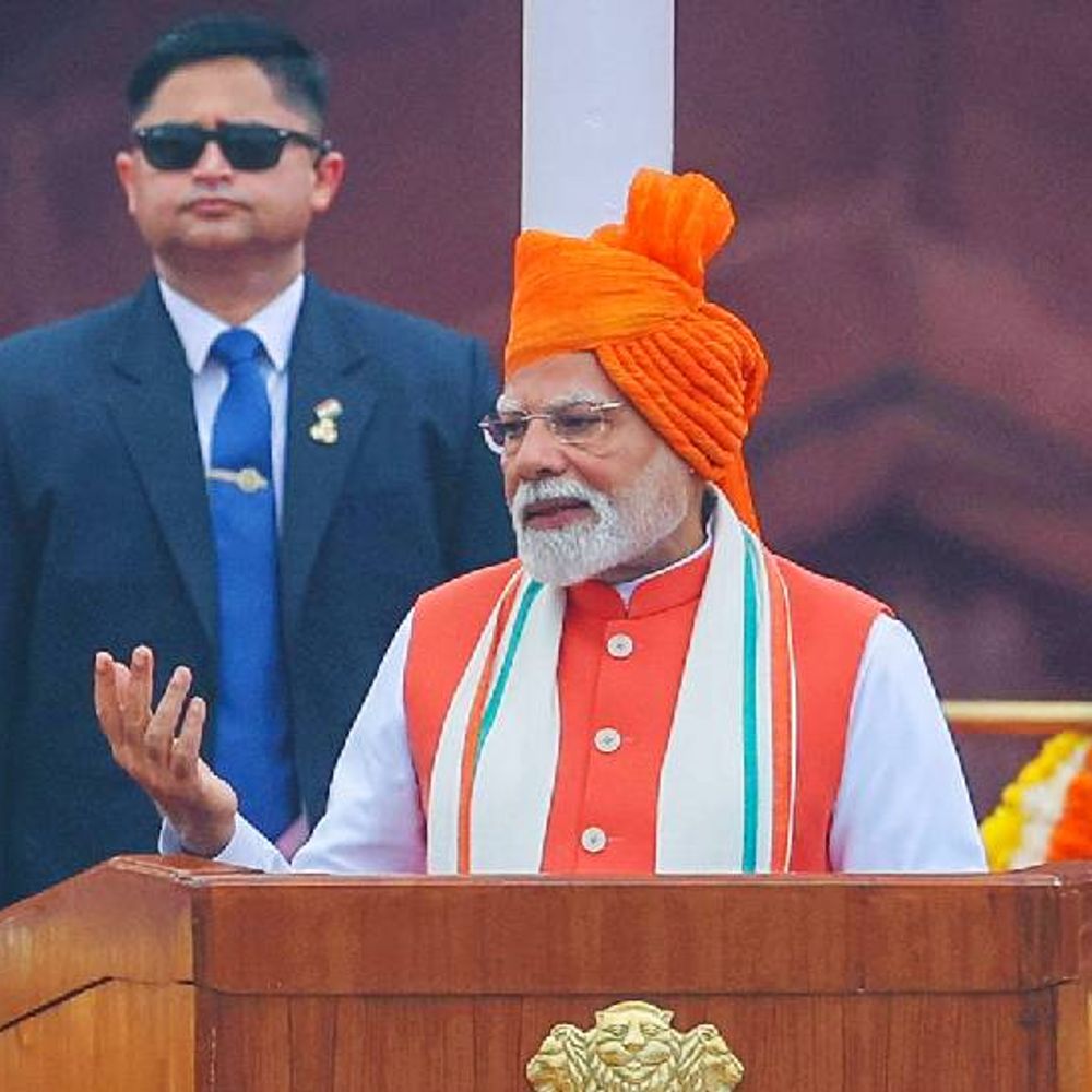 PM बोले- जरूरी सामान पर टैक्स घटाएंगे, यह दिवाली गिफ्ट:GST स्लैब 4 से घटाकर 2 करने का प्रस्ताव; 3.5 करोड़ रोजगार के लिए नई योजना
