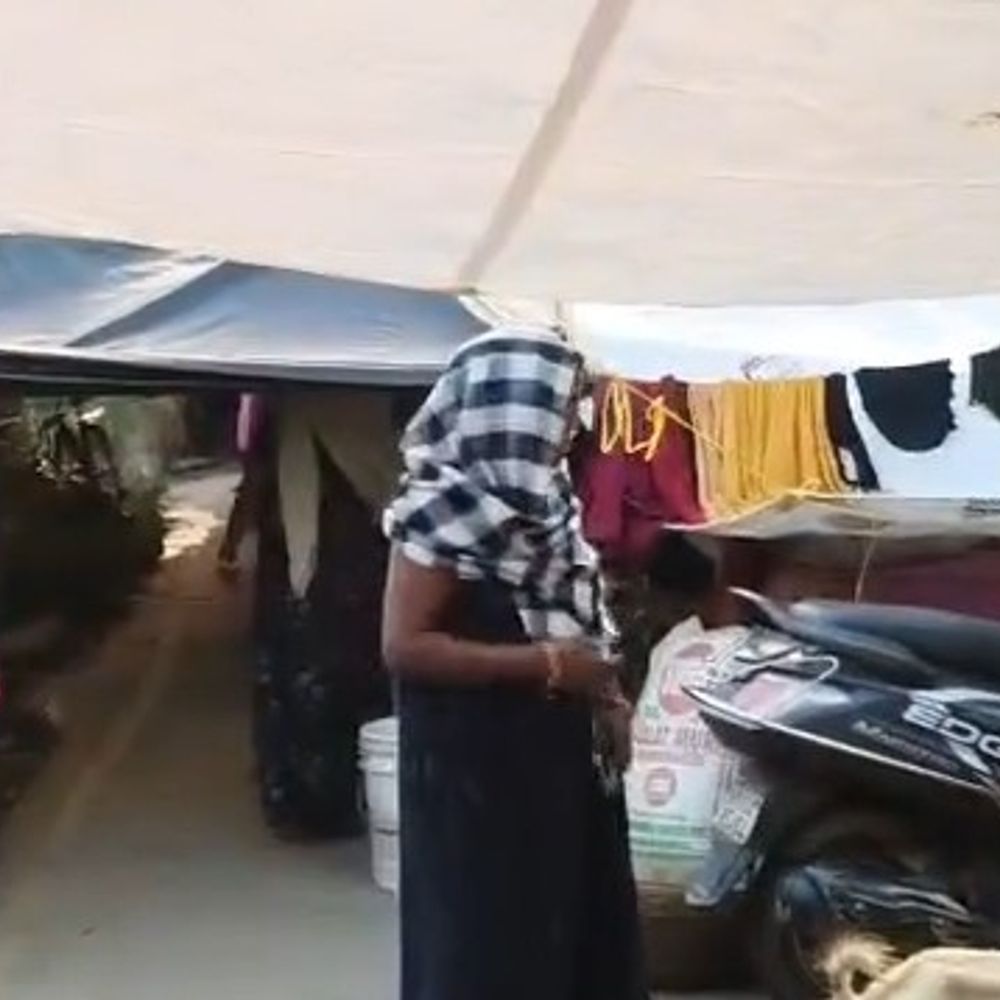 रानीदियारा में बाढ़ से दलित बस्ती बेहाल:घरों में घुसा पानी, पूर्व विधायक ने प्रशासन से मांगी मदद