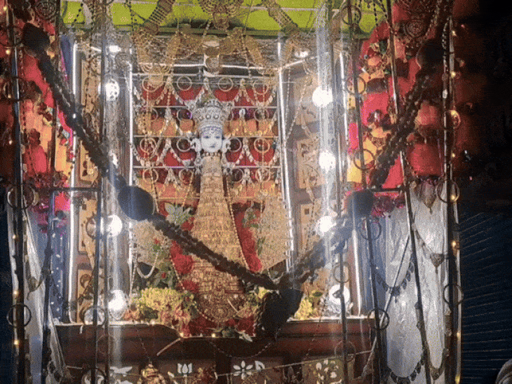 झांसी में चेहल्लुम पर निकले ताजिया-बुर्राक:इमाम हुसैन की शहादत को याद कर गमगीन हुआ माहौल