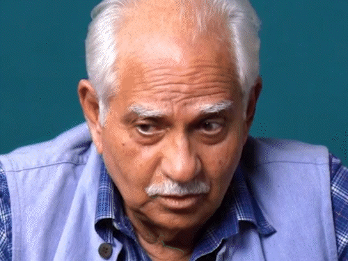 'ट्रेन सीक्वेंस के लिए 400 लोग साथ शूट करते थे:रमेश सिप्पी बोले- जब भी किसी पार्टी में जाता हूं, शोले की बात जरूर होती है