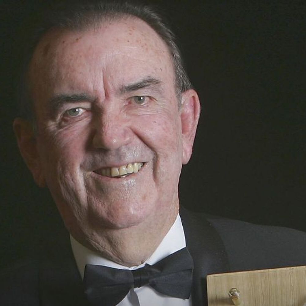 पूर्व ऑस्ट्रेलियाई कप्तान और कोच बॉब सिम्पसन का निधन:89 की उम्र में सिडनी में ली आखिरी सांस; 62 टेस्ट मैच खेले