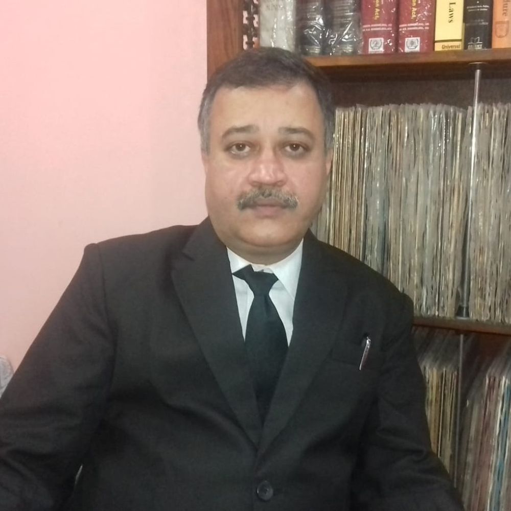 गुरुग्राम में BS4 कार को रजिस्टर करने से मना:रिटायर्ड कर्नल-ब्रिगेडियर कोर्ट पहुंचे, बोले- अधिकारियों ने फौजियों से धोखा किया, SDM को नोटिस