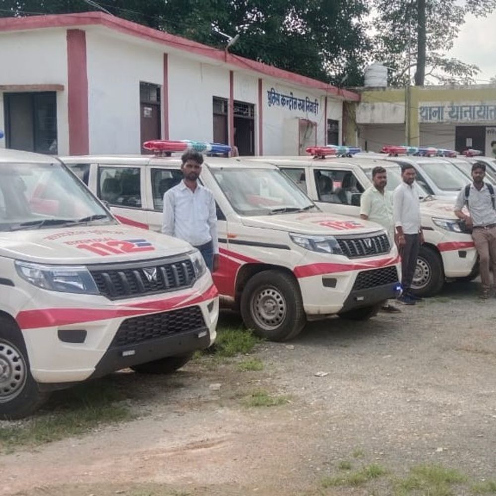 निवाड़ी में डायल 112 से मिलेगी इमरजेंसी सेवा:जिले को मिले 7 आधुनिक वाहन; एक नंबर से मिलेगी पुलिस-एंबुलेंस-फायर की मदद