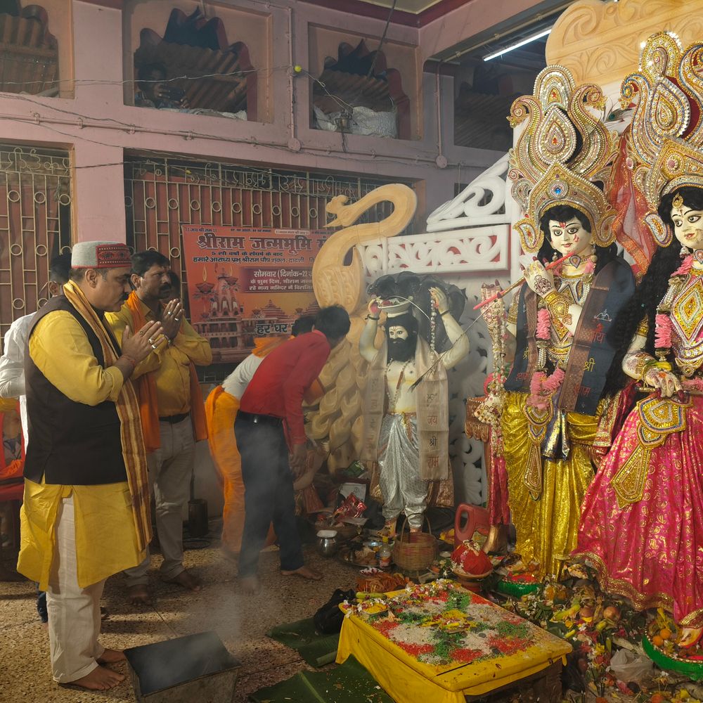 सिंहवाड़ा में धूमधाम से मना कृष्ण जन्माष्टमी का पर्व:केदारनाथ मंदिर की प्रतिकृति बना पंडाल, ऑपरेशन सिंदूर की थीम पर सजावट