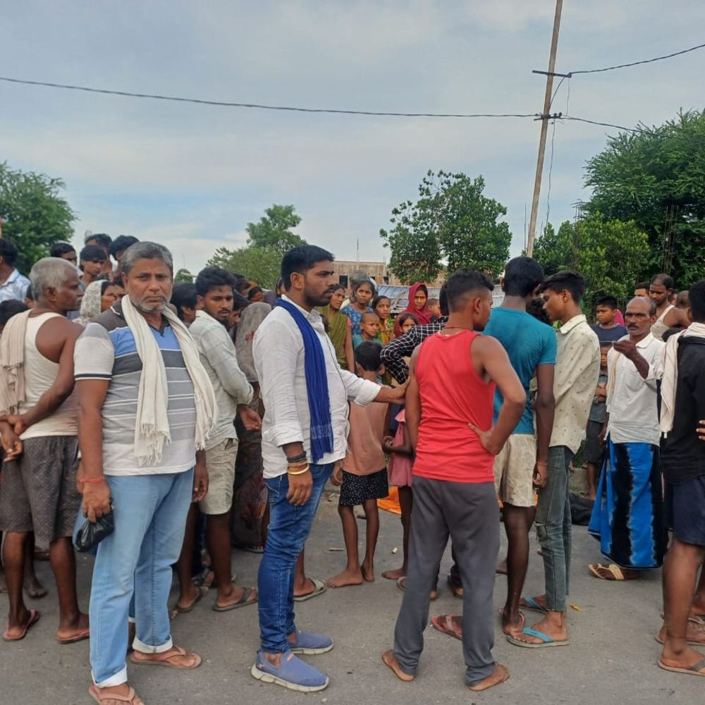 खगड़िया में दो बाइक की टक्कर:65 वर्षीय व्यक्ति की मौत, एक महिला घायल, आरोपी फरार