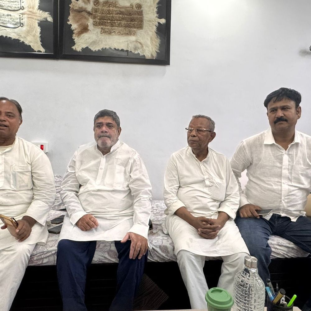 नवादा में RJD विधायक की राजबल्लभ से मुलाकात:पूर्व MLC सलमान रागीव ने MLA कामरान पर लगाए पार्टी विरोधी गतिविधियों के आरोप