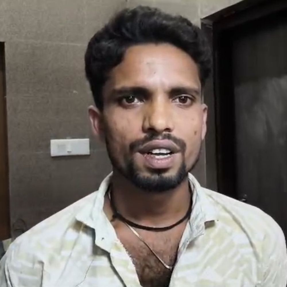 सहरसा सदर अस्पताल में चोरी का प्रयास:सरकारी लोहे का सरिया चोरी करते एक युवक गिरफ्तार, 2 फरार