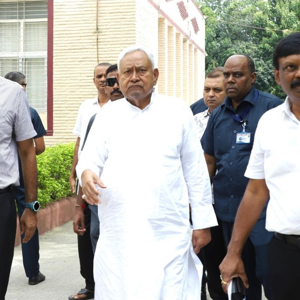 LN मिश्रा इंस्टीट्यूट पहुंचे CM,क्लासरूम में बच्चों से की बात:कल गर्ल्स हॉस्टल और MDC ब्लॉक का उद्घाटन, छात्रों से कहा- खूब पढ़ो और आगे बढ़ो
