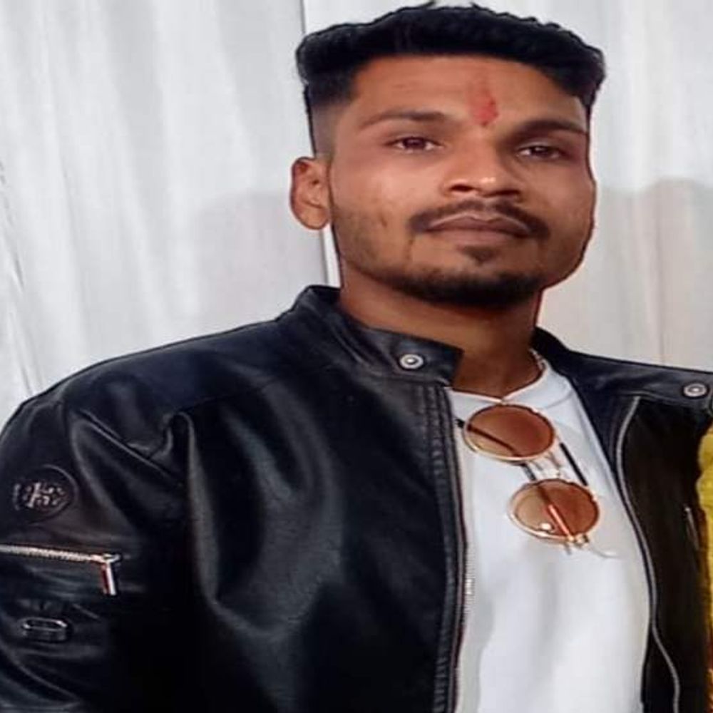 पत्नी से कहासुनी के बाद युवक ने किया सुसाइड:ड्यूटी से देर से आने की बात पर हुआ था विवाद; फांसी लगाकर दी जान