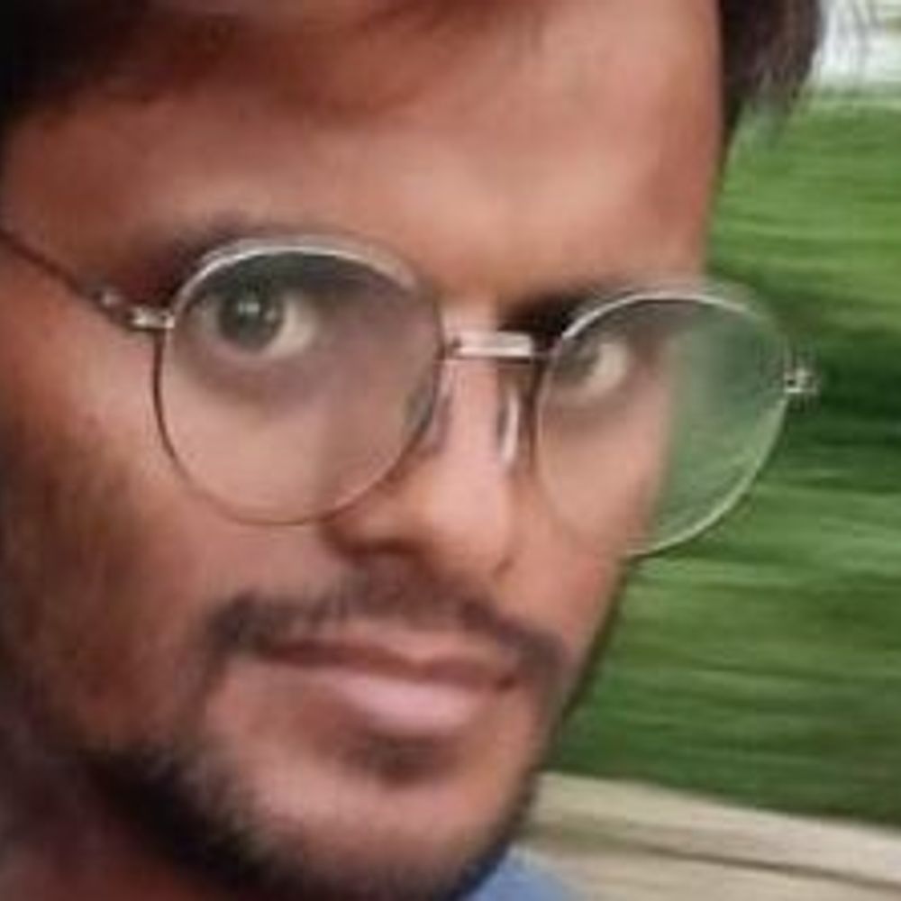 संडीला-मल्लावां मार्ग पर सड़क हादसा:डीसीएम ने बाइक को मारी टक्कर, एक की मौत, दूसरा घायल