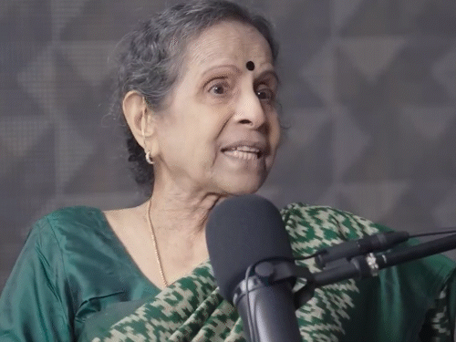 40 साल से अकेले रह रही हैं पवित्र रिश्ता एक्ट्रेस:उषा नाडकर्णी बोलीं- बेटा मां नहीं मानता, अब अकेलेपन की आदत हो गई है