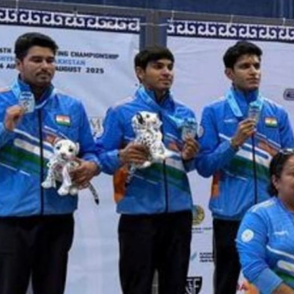 एशियन शूटिंग चैंपियनशिप 2025:भारतीय मेंस टीम ने 10 मीटर एयर पिस्टल में सिल्वर मेडल जीता; जूनियर शूटरों को 5 मेडल मिले