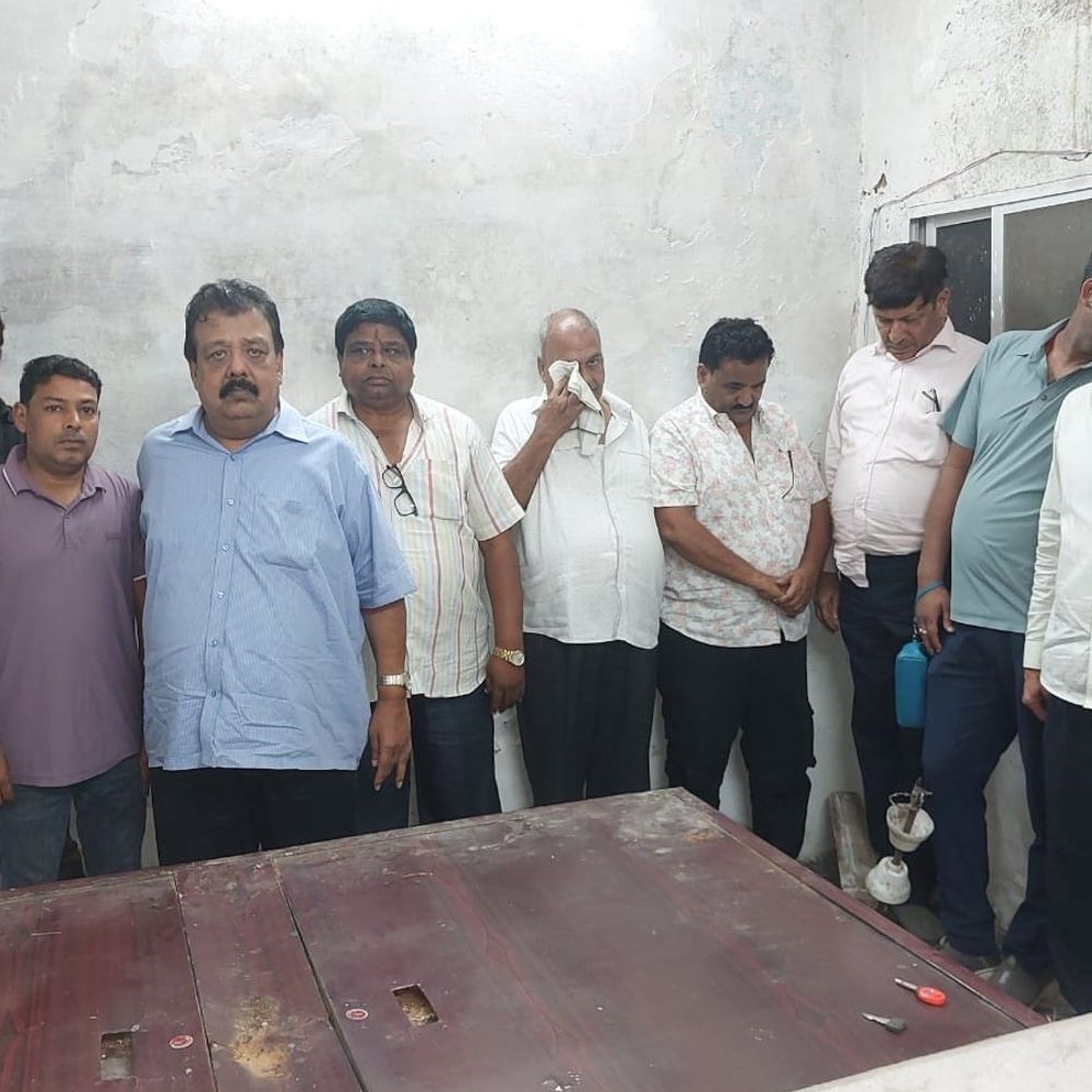 बिलासपुर में जुआ खेलते पकड़ाया मेयर का जेठ:भाजपा नेताओं के करीबी,PWD ठेकेदार-कारोबारी समेत 9 जुआरी गिरफ्तार, क्वाइन पर लगा रहे थे लाखों के दांव