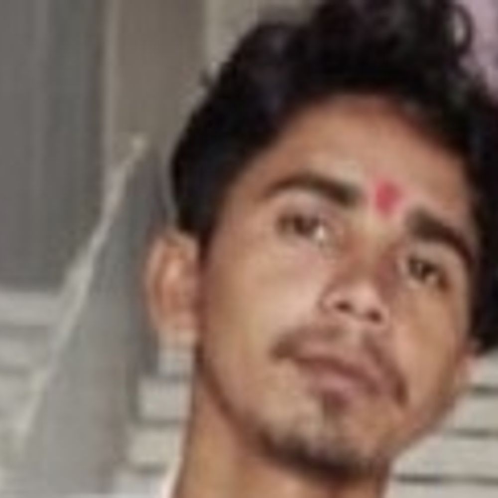 कुशीनगर में सड़क हादसे में युवक की मौत:बाइक पोल से टकराई, पुलिस ने शव को पोस्टमार्टम के लिए भेजा