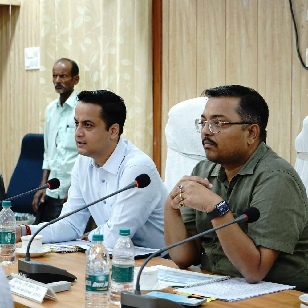 मतदाता सूची पुनरीक्षण अभियान की समीक्षा:दरभंगा प्रमंडलीय आयुक्त ने राजनीतिक दलों के साथ की बैठक, बीएलए नियुक्ति पर दिया जोर