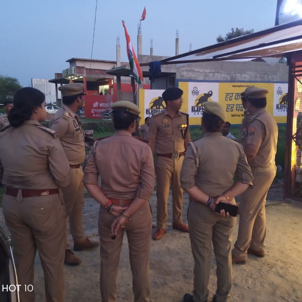 लखनऊ में बेकरी की आड़ में बिक रहा था गांजा:पुड़िया बनाकर 2 हजार रुपए में बेचता था दुकानदार, गिरफ्तार