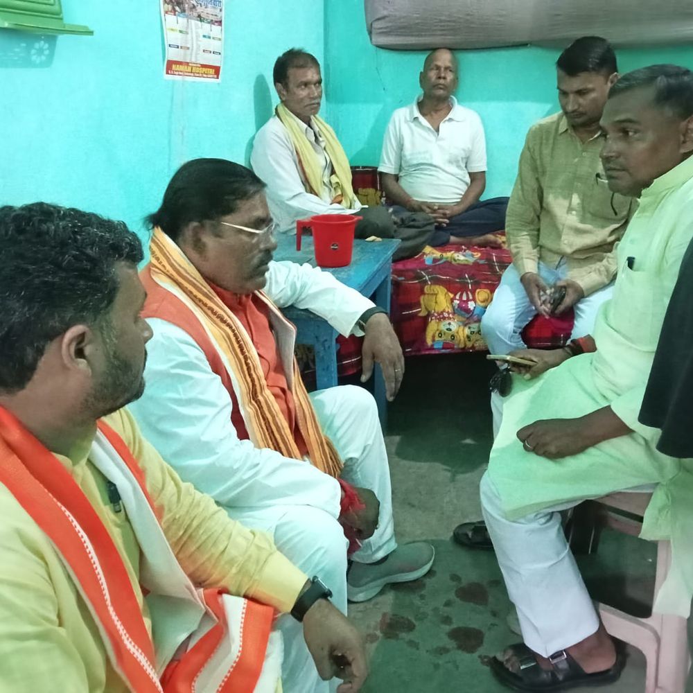 अरवल में दो छात्रों की सड़क हादसे में मौत:मंत्री हरि साहनी ने किया परिजनों से मुलाकात, जदयू प्रदेश सचिव भी रहे मौजूद