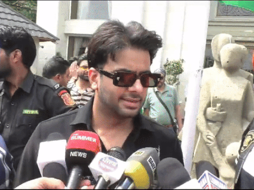 पंजाबी सिंगर मनकीरत औलख को मिली धमकी:विदेशी नंबर से मोबाइल पर आया मैसेज; लिखा- तैयारी कर ले बेटे, तेरा टाइम आ गया