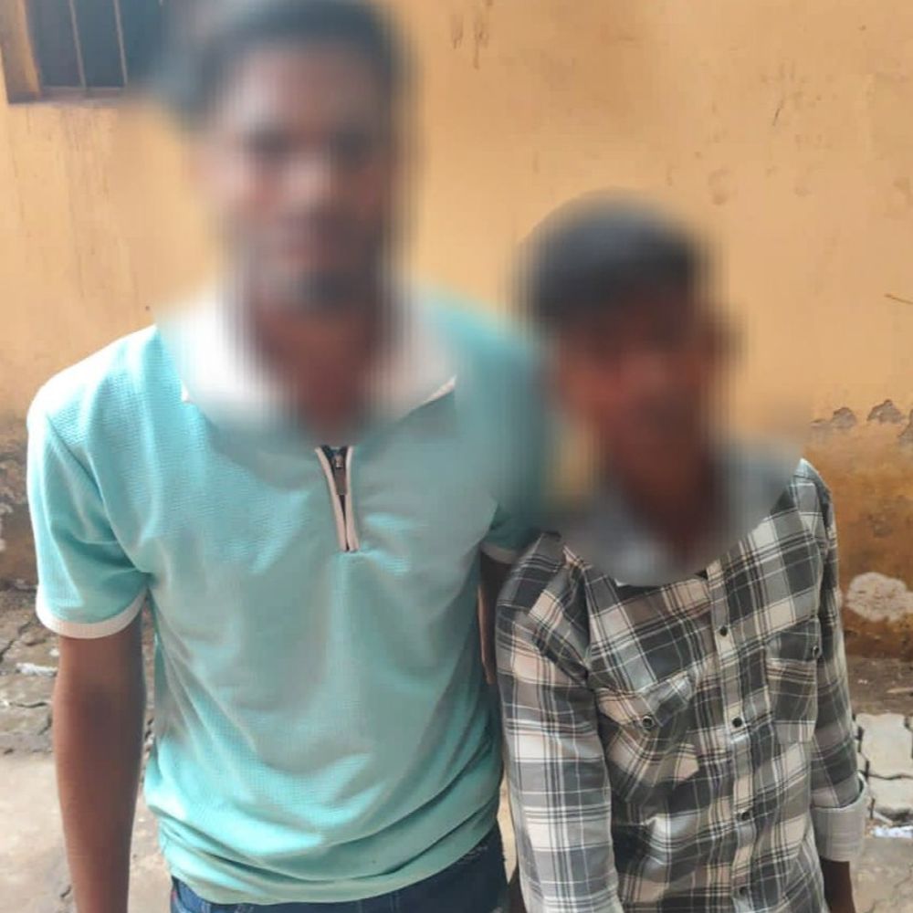 भोजपुर में हथियार के बल पर ऑटो सवार से लूटपाट:धमकाकर कैश और मोबाइल छीना, पुलिस ने 2 अपराधियों को किया गिरफ्तार