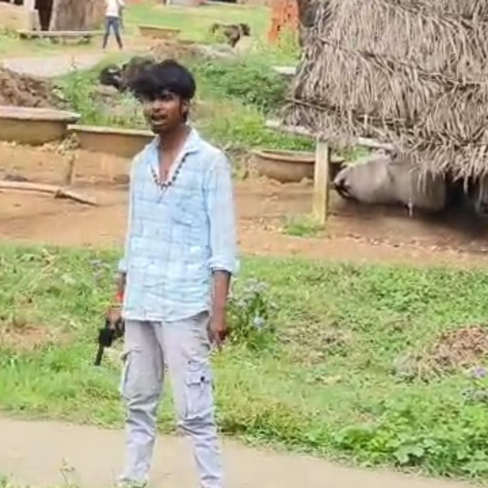 जमुई में दबंग ने युवक पर चलाई गोली:मवेशी को लेकर विवाद, लाठी-डंडों से हमला; आरोपी गिरफ्तार