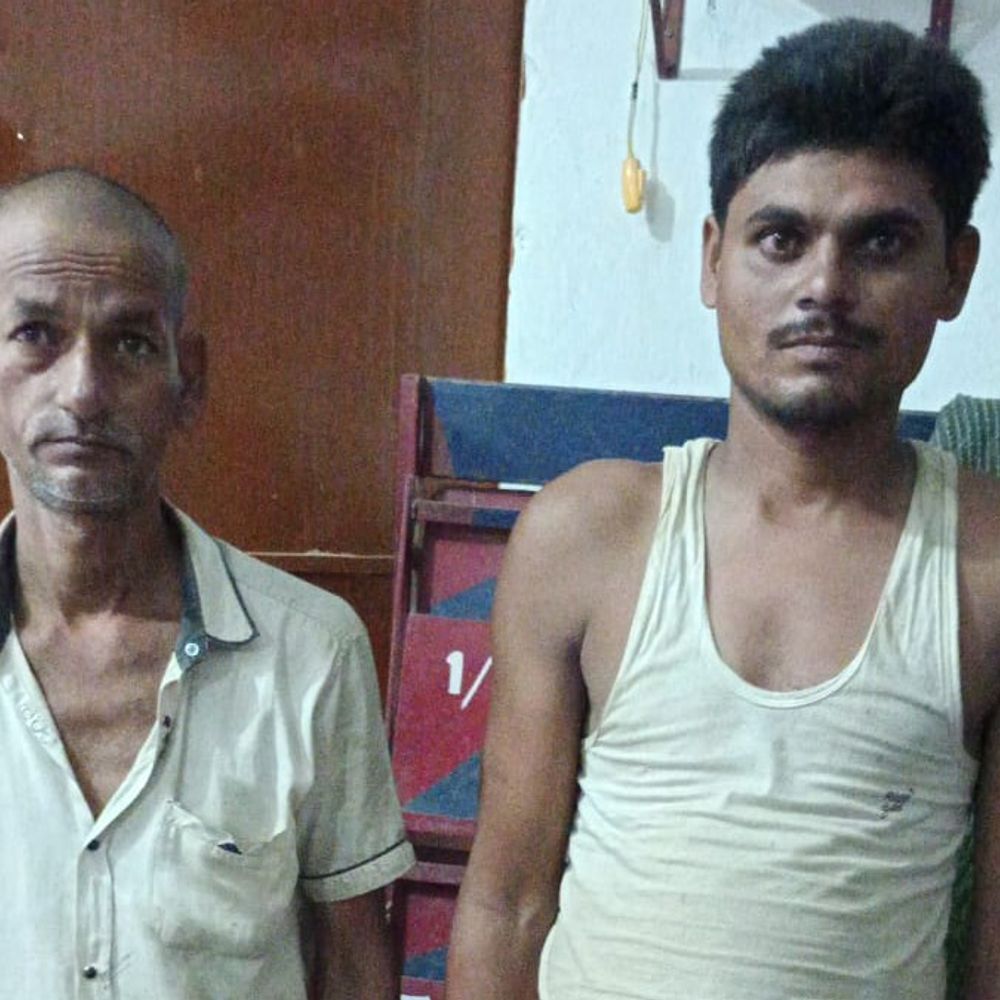हिरम्मा पुलिस ने हंगामा करने वाले शराबीयों को पकड़ा:माधोपुर छाता बाजार से दो युवक गिरफ्तार