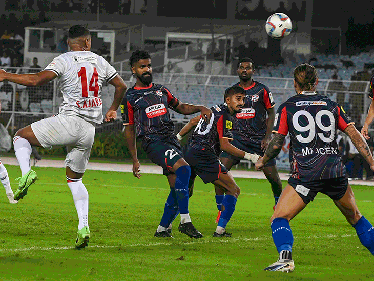 डूरंड कप फुटबॉल-नॉर्थ ईस्ट यूनाइटेड लगातार दूसरी बार चैंपियन बना:डायमंड हार्बर को 6-1 से हराया; 1.21 करोड़ रुपए ईनाम मिला