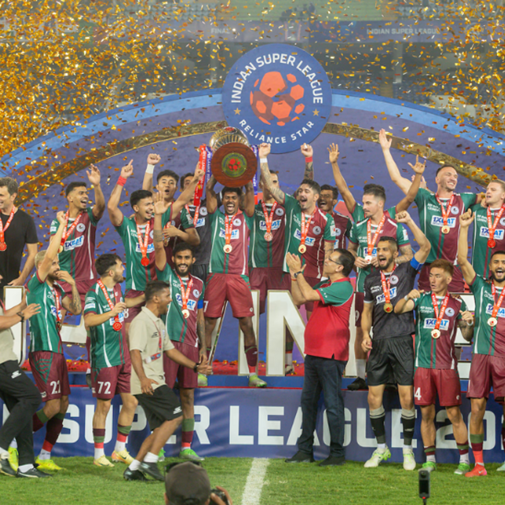 सुप्रीम कोर्ट बोला-28 अगस्त तक फुटबॉल विवाद का समाधान निकालें:नेशनल फेडरेशन और स्पोर्ट्स डेवलपमेंट लिमिटेड के बीच राइट्स पर मतभेद; इससे ISL रद्द हुआ