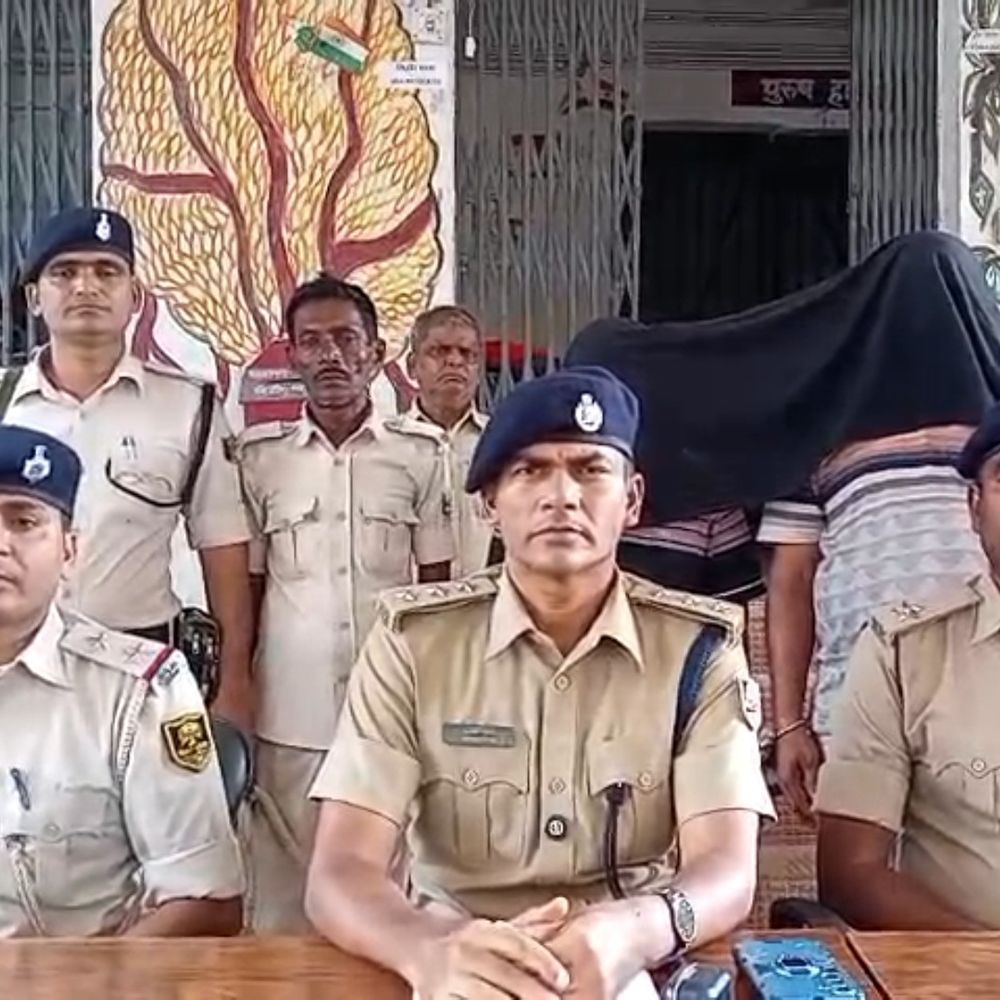 जमुई में लूटपाट मामले में दो आरोपी गिरफ्तार:नालंदा और गिरिडीह से पकड़े गए अपराधी, लूट में इस्तेमाल कार जब्त