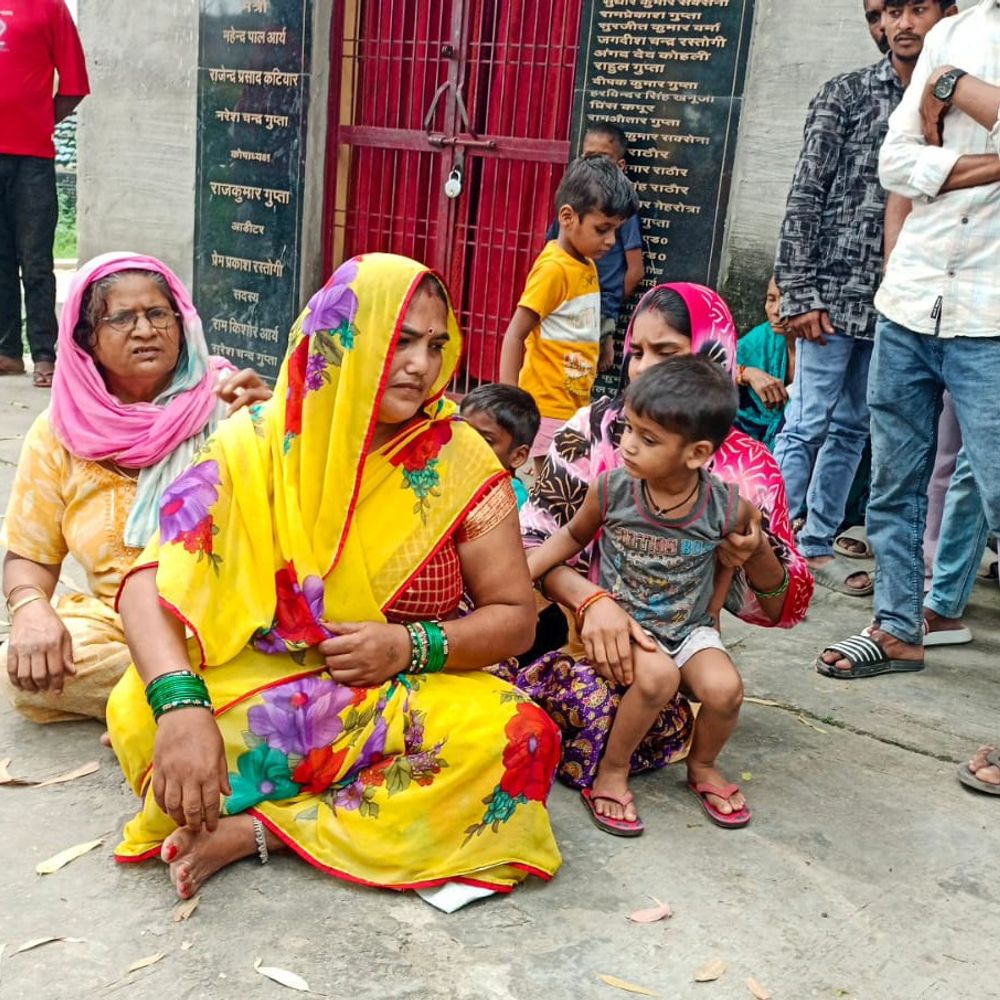 बरेली में मिला व्यक्ति का शव:फोन आने के बाद बिना शर्ट घर से निकला था, परिजन ने हत्या की आशंका जताई