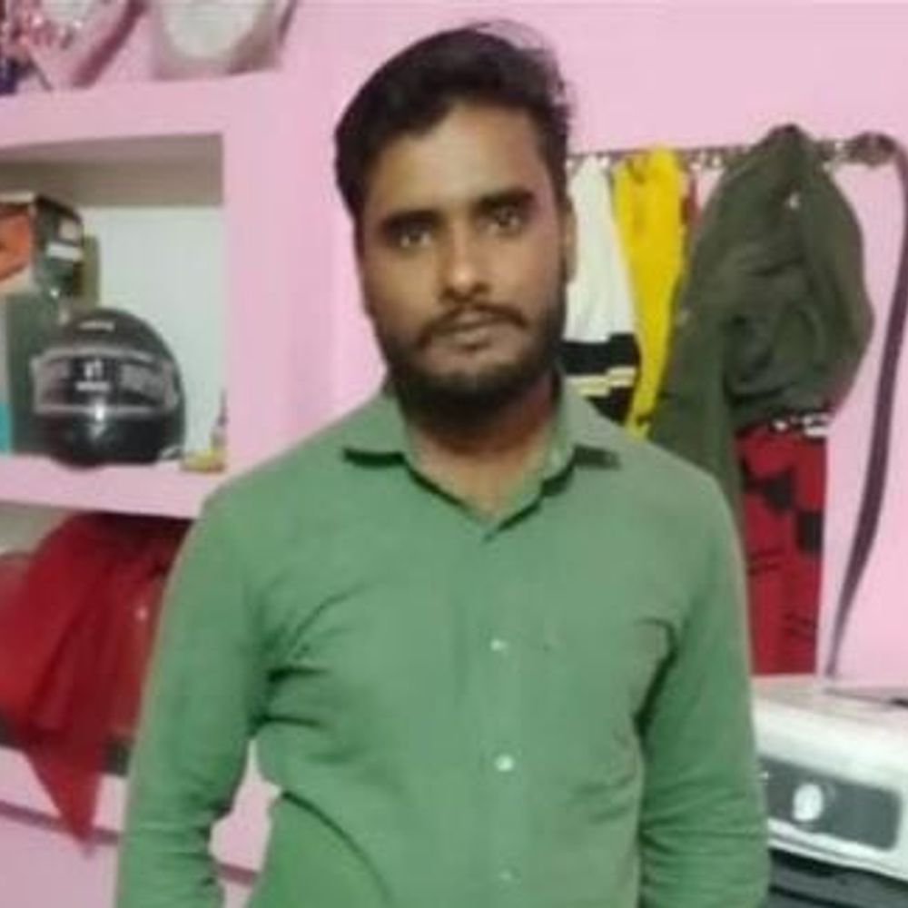 परिजन बाइक से घर ले गए युवक का शव, VIDEO:चारा मशीन से करंट लगने से गई थी जान, पुलिस को नहीं दी जानकारी