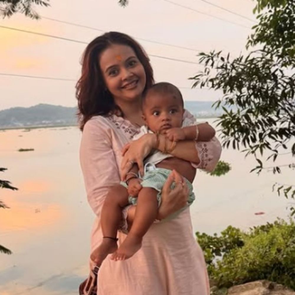 बेटे के रंग पर महिला ने किया कमेंट, भड़कीं देवोलीना:कहा- खुद को सनातनी कहते हैं, हरकत देखो; पहले भी साइबर सेल में कर चुकी हैं शिकायत