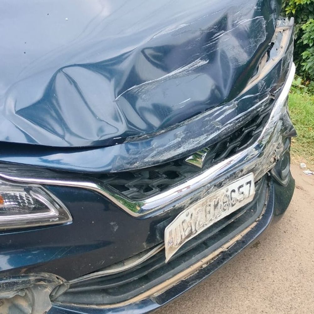 मेरठ में स्कूल वैन की टक्कर:बच्चों से भरी इकोवैन और कार आपस में टकराई, कई बच्चे घायल