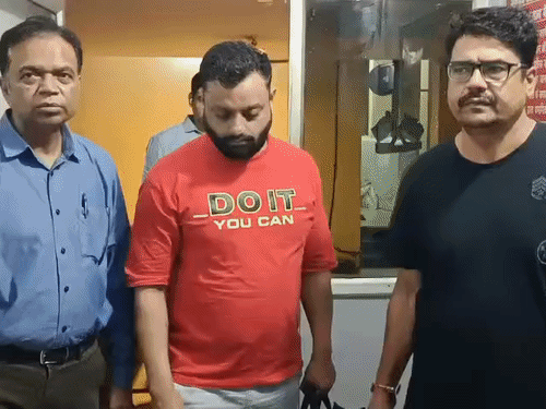 आगरा का दवा सप्लायर 15 साल में ड्रग माफिया बना:450 करोड़ तक टर्नओवर, नेपाल-बांग्लादेश तक भेजता था दवाएं
