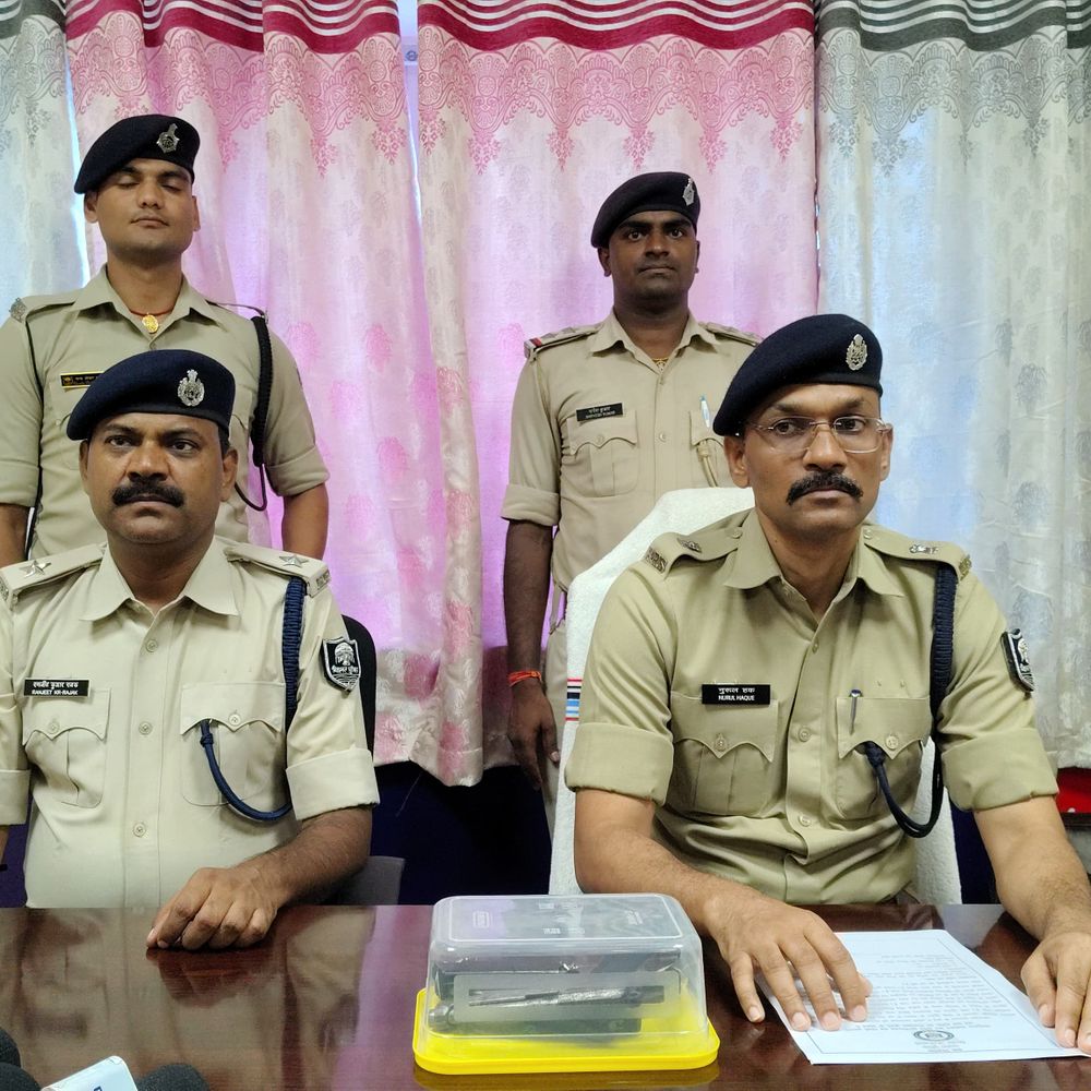 स्कूटी सवार को गोली मारने वाला बदमाश अरेस्ट:नालंदा में 6 मामले पहले से दर्ज, घात लगाए बदमाशों ने दागी थी बुलेट