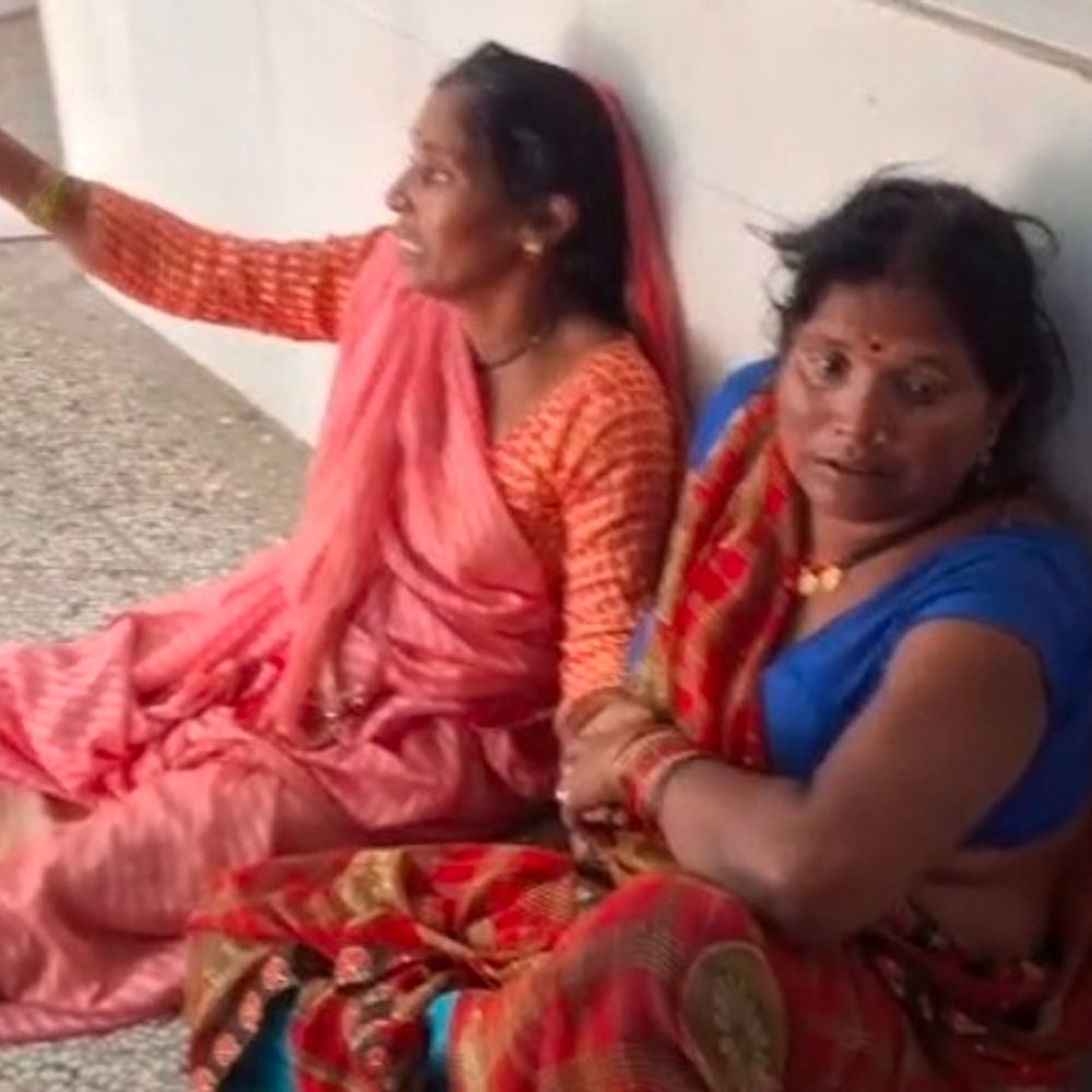 सीधी में सो रही हॉस्टल छात्रा को सांप ने डसा:जिला अस्पताल ले जाते समय छात्रा की मौत, चौकीदार ने सांप को मारा