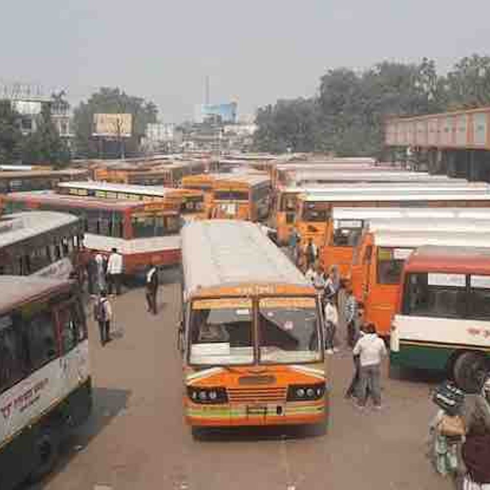 गोरखपुर में प्राइवेट बस अड्डों की नई नीति:2 एकड़ जमीन जरूरी, 10 साल की अनुमति; यात्रियों को मिलेंगी बेहतर सुविधाएं