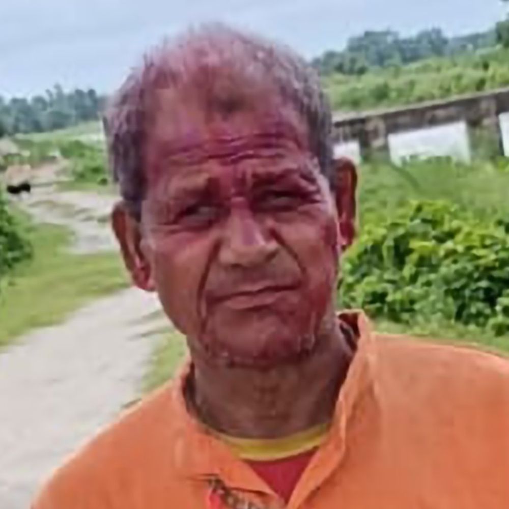 पैर फिसलने से धार में डूबकर बुजुर्ग की मौत:सुपौल में एक घंटे बाद मिला शव, डेढ़ महीने बाद लौटे थे देवघर से