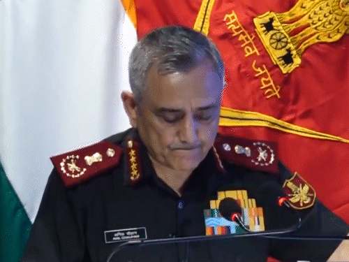 CDS बोले- शांति चाहिए तो युद्ध के लिए तैयार रहें:भारत शांतिप्रिय देश लेकिन शांतिवादी नहीं; MP के महू में कहा- ऑपरेशन सिंदूर जारी