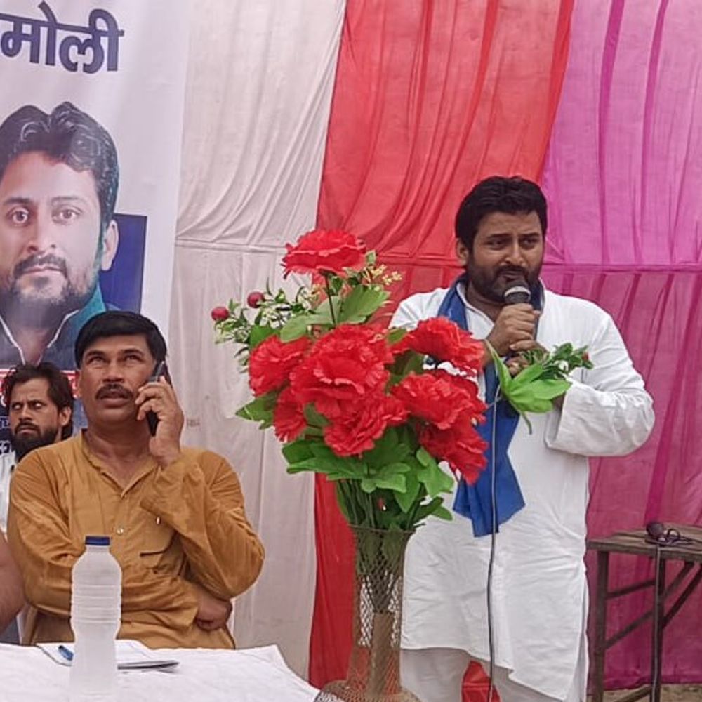 संभल में दरगाह हटाने का विरोध:आजाद समाज पार्टी का आरोप- एक समुदाय को निशाना बना रहा प्रशासन