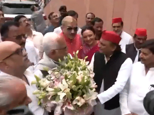 अखिलेश की वजह से मैं उपराष्ट्रपति उम्मीदवार बना:लखनऊ पहुंचे जस्टिस रेड्‌डी बोले- नेताजी से हिंदी नहीं सीख पाया