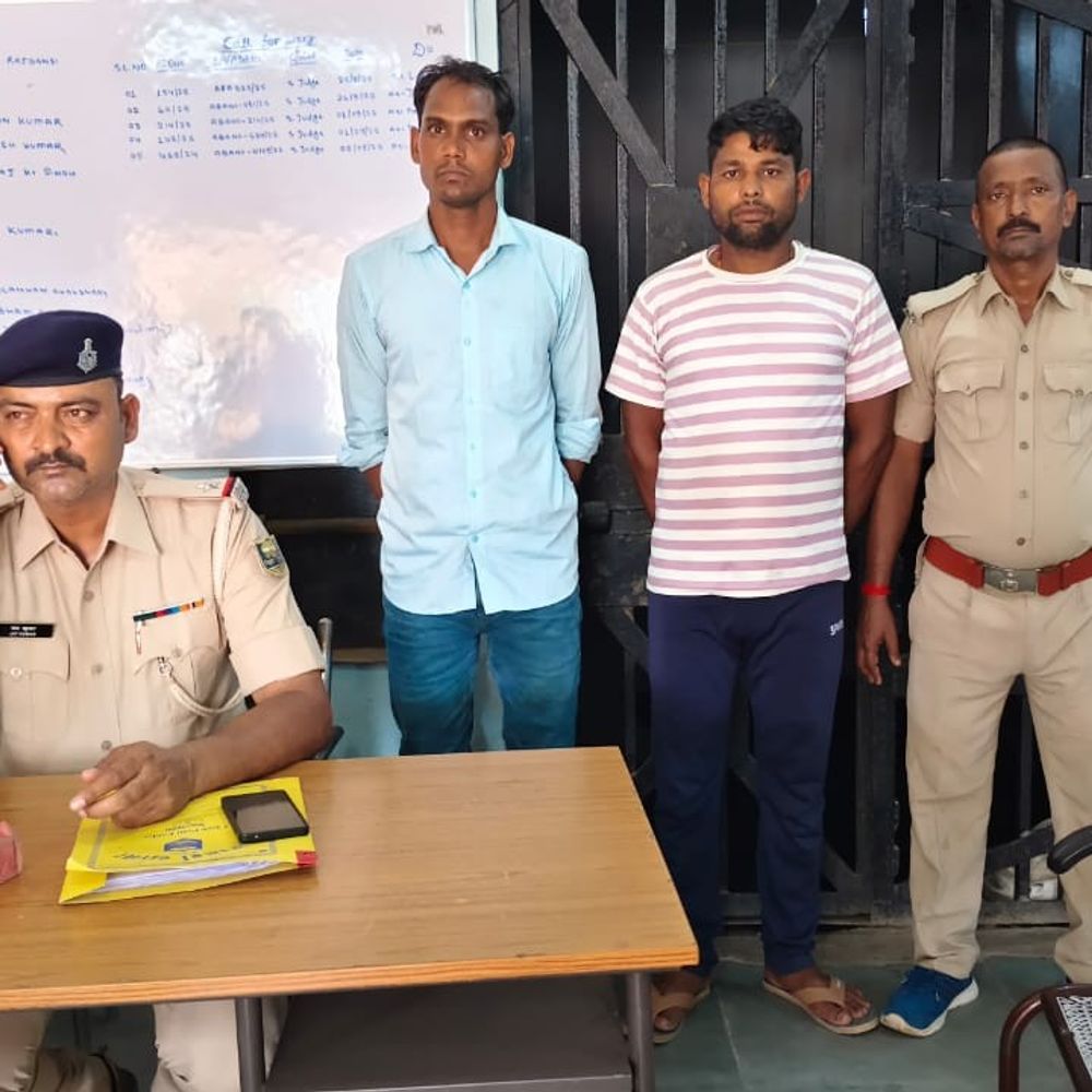 शेखपुरा कोर्ट के बाहर से पत्नी का अपहरण:तलाक की सुनवाई के लिए आई थी महिला, जमुई से सुरक्षित बरामद; दो गिरफ्तार
