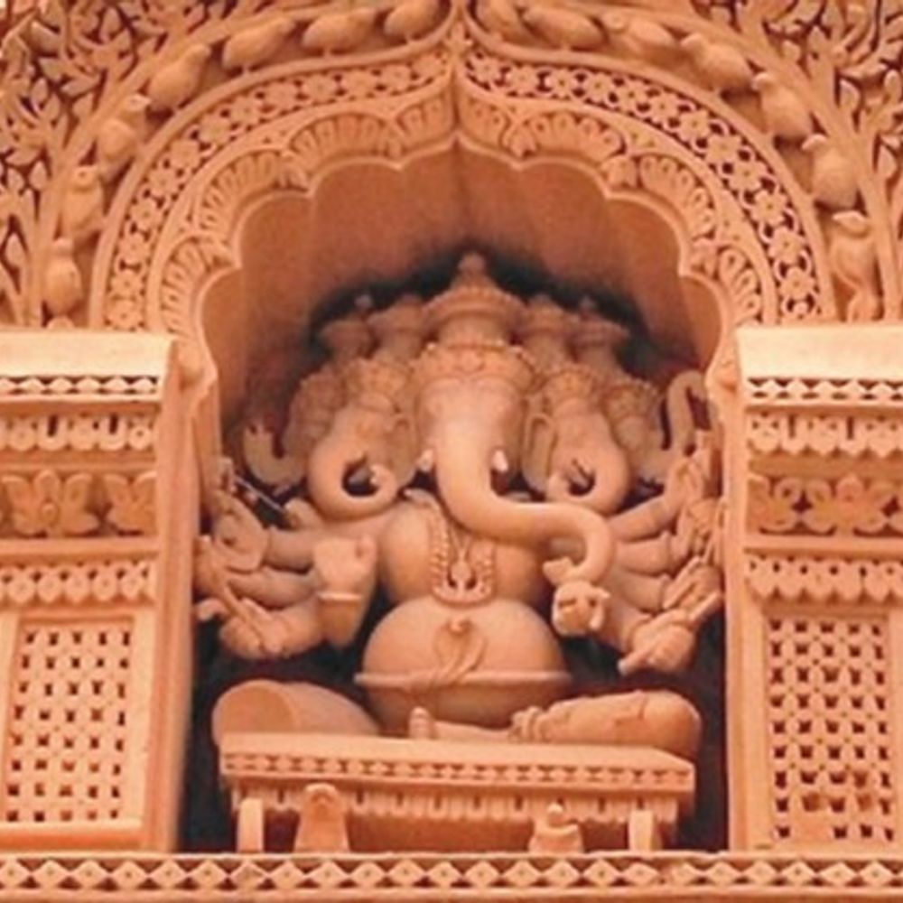 भगवान गणेश के 32 स्वरूप वाला दुनिया का एकमात्र मंदिर:कर्नाटक के मैसूर में 11वीं सदी में बना था श्रीकांतेश्वर मंदिर, यहां गेहुएं पत्थर की प्रतिमाएं