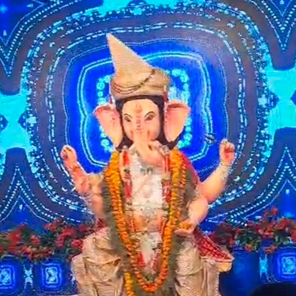 गुलाबबाग में शुरू हुआ गणेश महोत्सव:गणपति बप्पा के जयकारों से पूरा इलाका गूंजा पंडाल, सैकड़ों श्रद्धालु पहुंचे