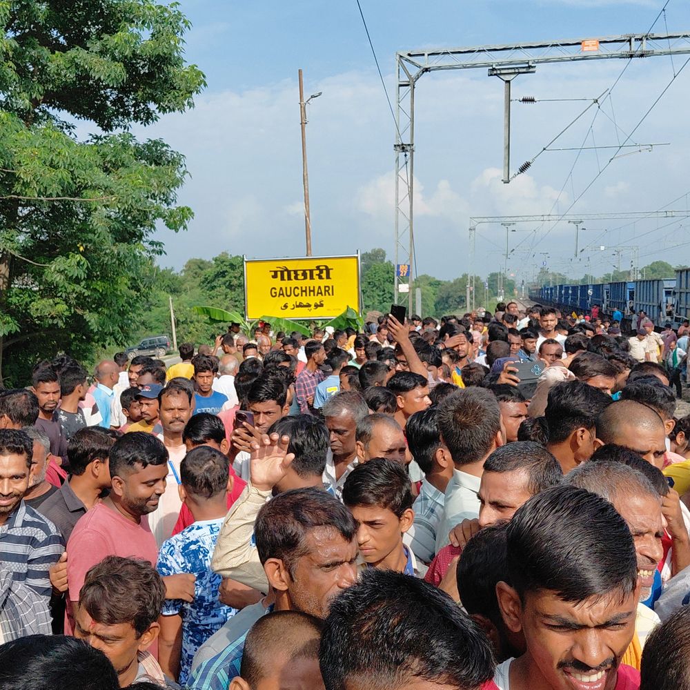 गौछारी स्टेशन को मिली नई सौगात:इंटरसिटी एक्सप्रेस का ठहराव शुरू, सांसद राजेश वर्मा ने किया शुभारंभ