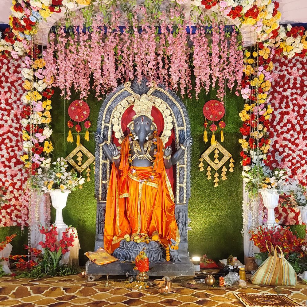 किशनगंज में गणेश महोत्सव शुरू:10 दिन चलेगा उत्सव, मंदिर में वैदिक मंत्रों के साथ हुई गणपति की स्थापना