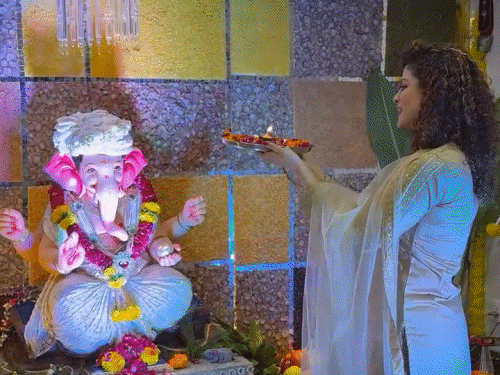 पलक मुच्छल के घर पधारे गणपति बप्पा:सिंगर अपनी आवाज को मानती हैं गणेश जी का सबसे बड़ा गिफ्ट, पति भी उनके लिए भगवान समान