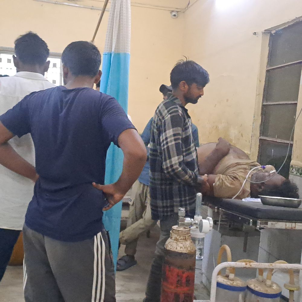 तेज रफ्तार कार ने बाइक सवार मजदूरों को दौंरा:गोपालगंज में एक मजदूर की मौत, एक गंभीर घायल; ड्राइवर फरार
