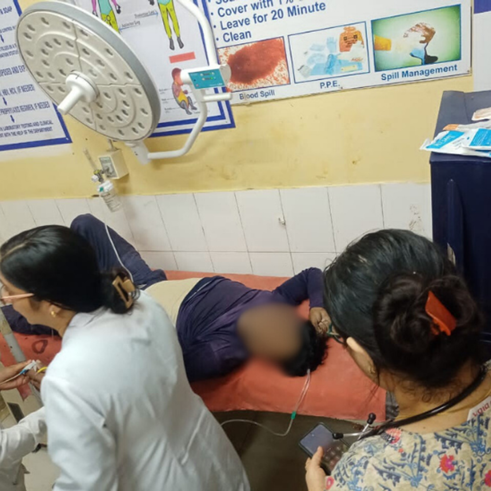 ऊना अस्पताल की दूसरी मंजिल से गिरकर युवक की मौत:  निर्माणाधीन बिल्डिंग में काम कर रहा था, पैर फिसला; इलाज के दौरान दम तोड़ा – Amb News