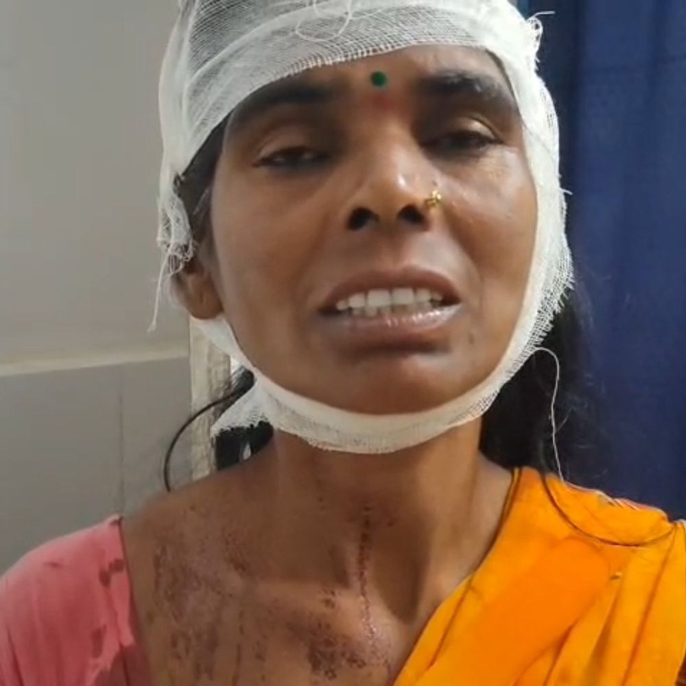 जमुई में जमीन विवाद में पड़ोसी पर हमला:मोहनपुर गांव में दबंगों ने एक ही परिवार के 4 लोगों पर तलवार से मारा, अस्पताल में भर्ती