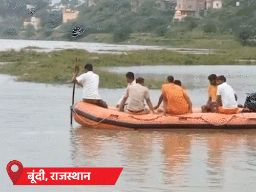 राजस्थान में बारिश के पानी से 127 शव निकाले:बलिया में 10 मकान गंगा में बहे; जम्मू में फंसे टूरिस्ट्स के लिए 2 स्पेशल ट्रेनें चलाईं